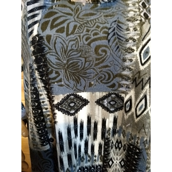 Camille & Company Blousy Print Top - Picture 5 of 6